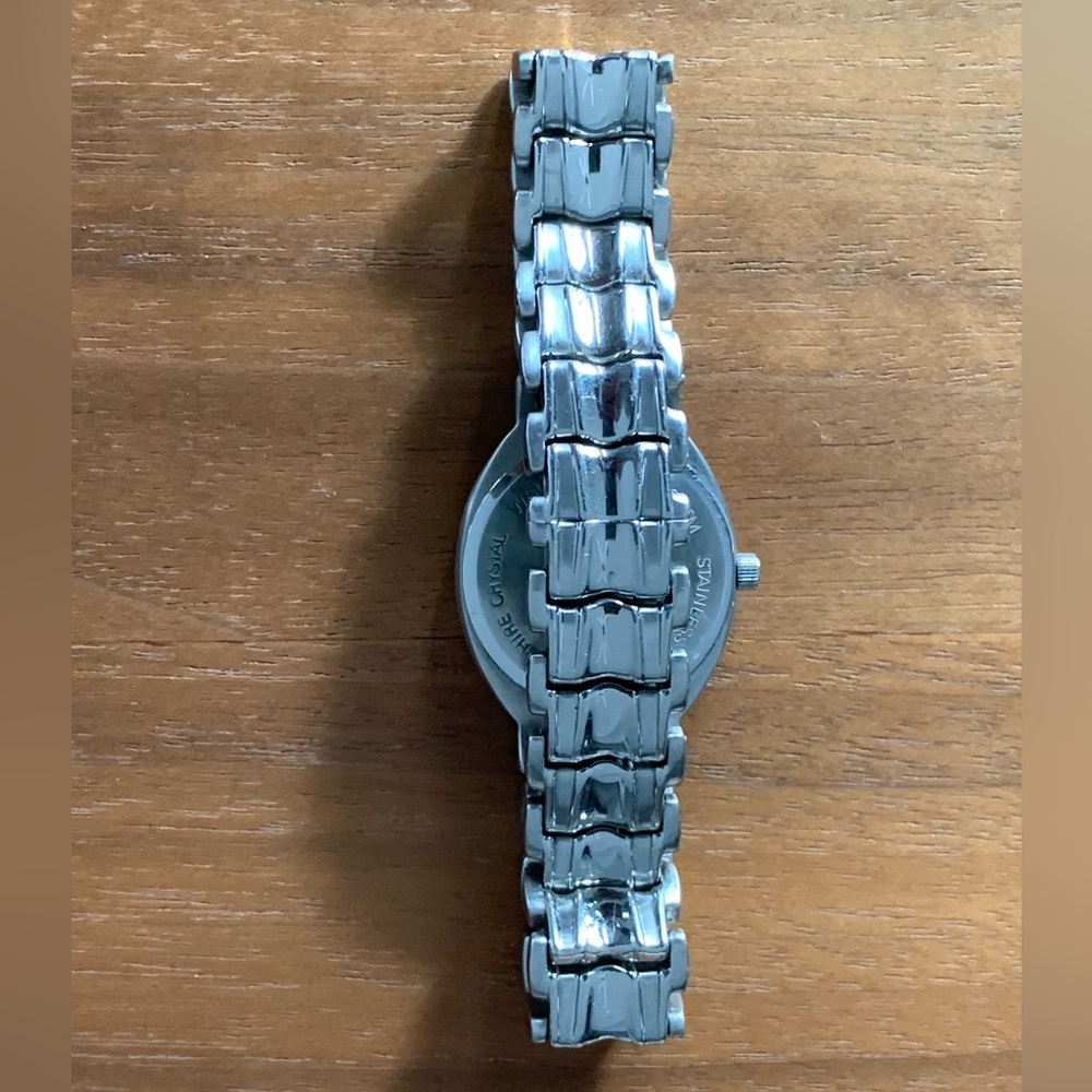 EUC Ladies Cross Stainless steel water resistant watch. Sapphire crystal. 3ATM - Picture 3 of 4